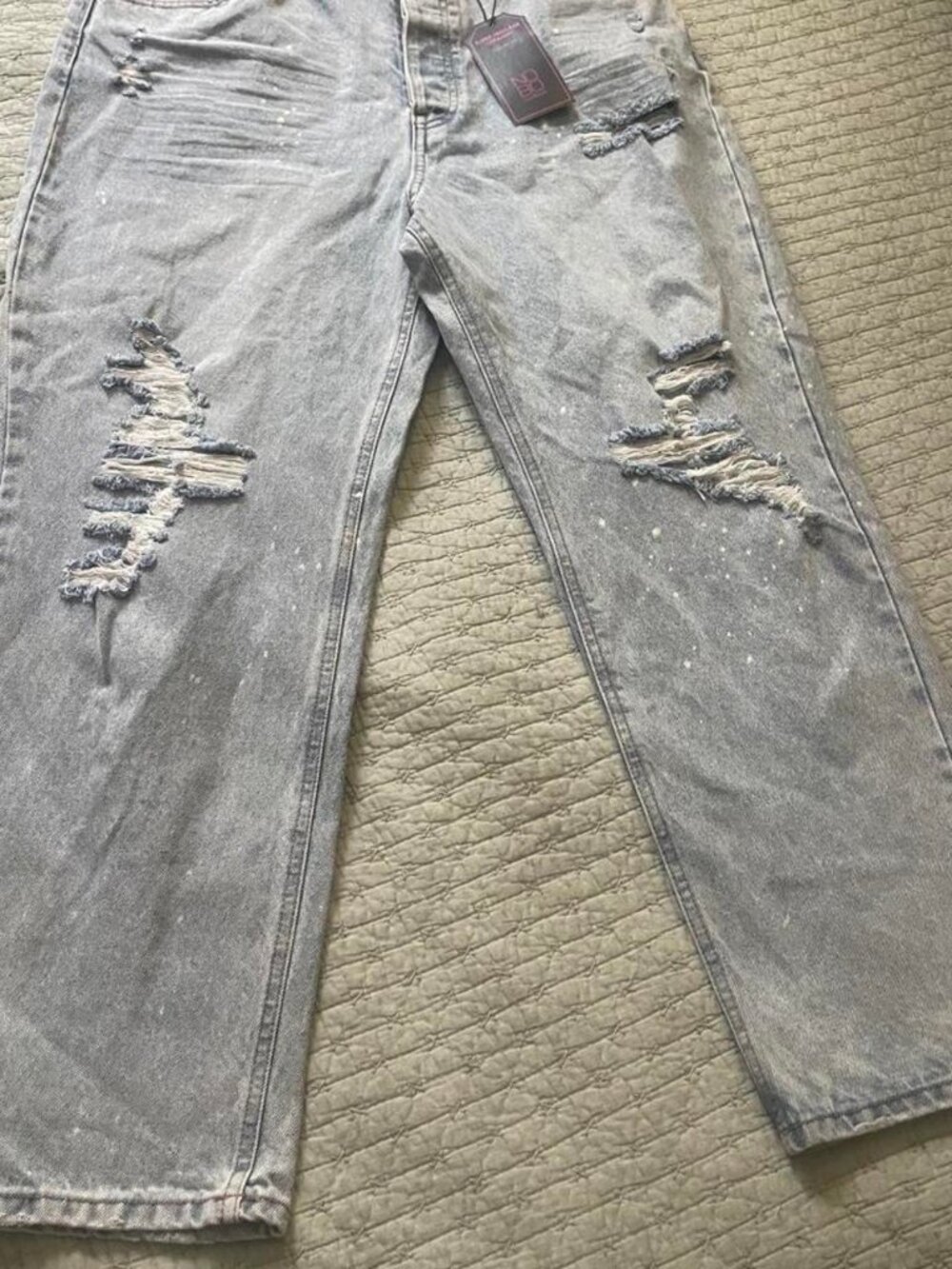 No Boundaries Light Wash Distressed Jeans NWT